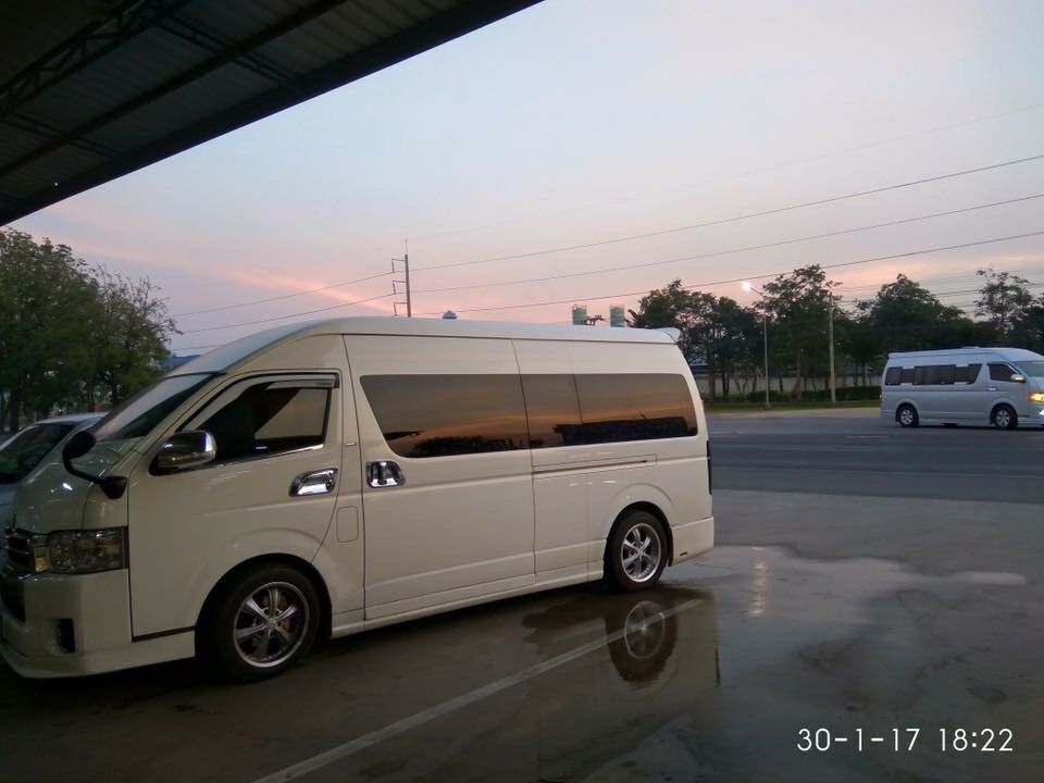 Thuê xe Van du lich tự túc tại Thái Lan