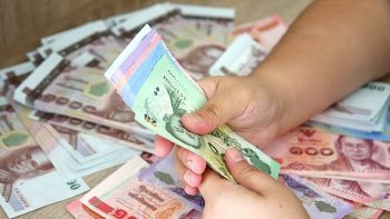 Đến Bangkok nên đổi tiền ở đâu?
